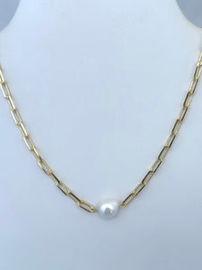 Gold Paperclip Chain with Pearl Details