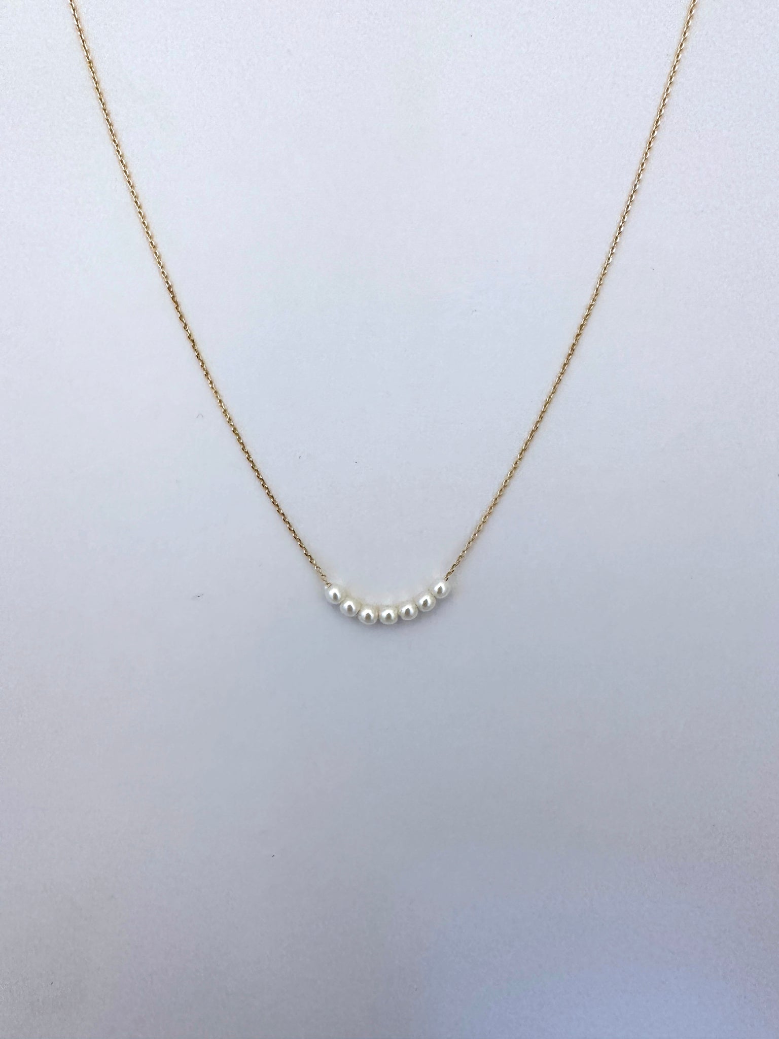 Delicate Pearl Necklace on Gold Chain